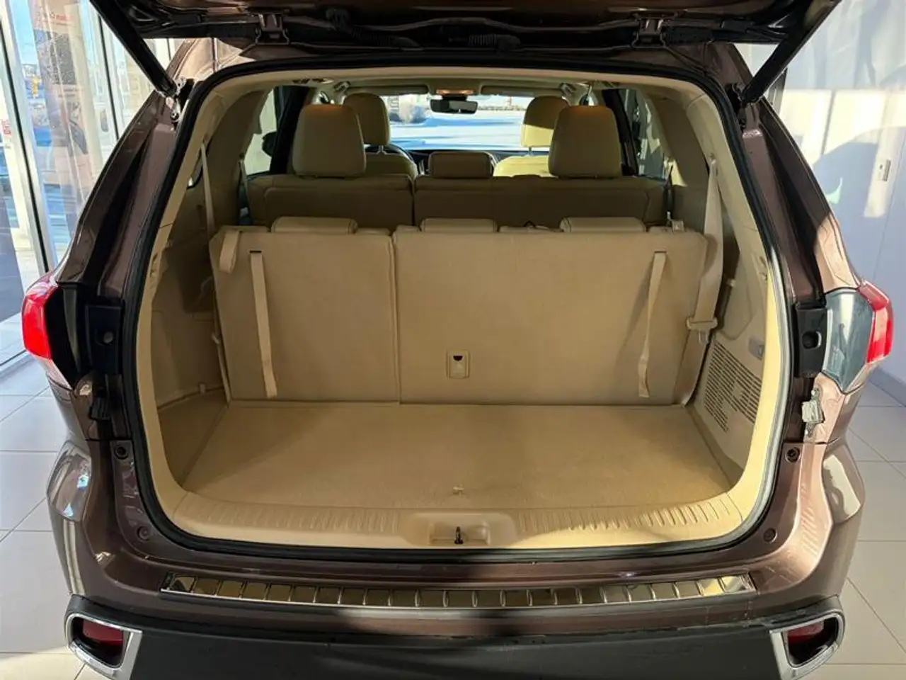 Toyota Highlander снимка Toyota Highlander