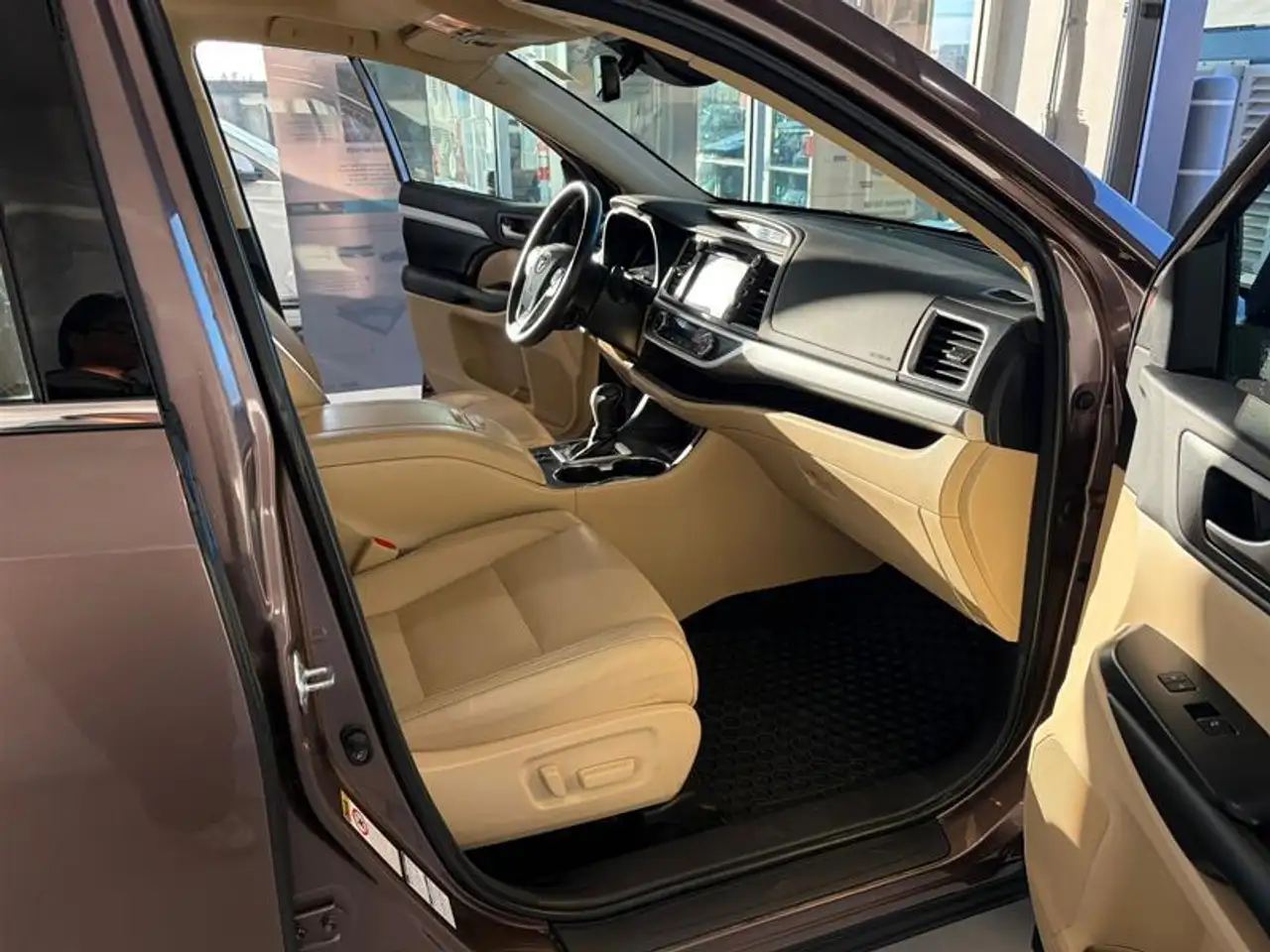 Toyota Highlander снимка Toyota Highlander