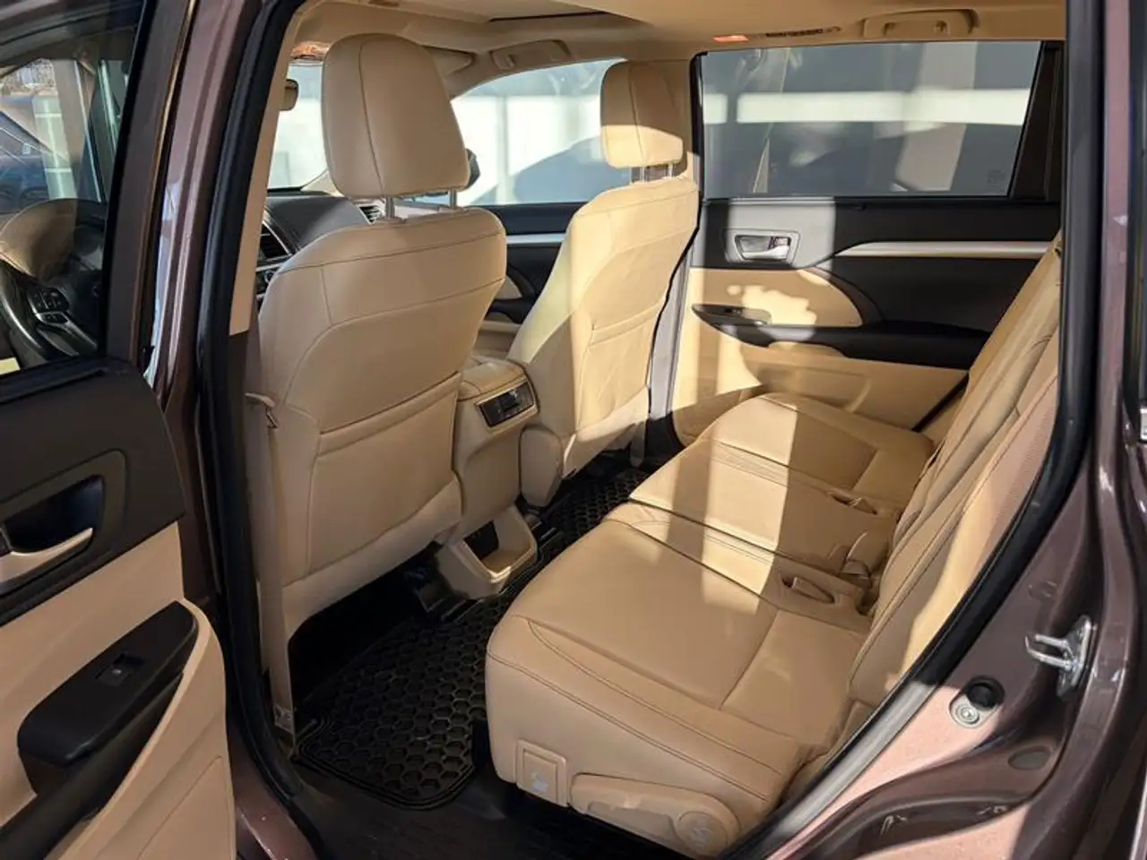 Toyota Highlander снимка Toyota Highlander