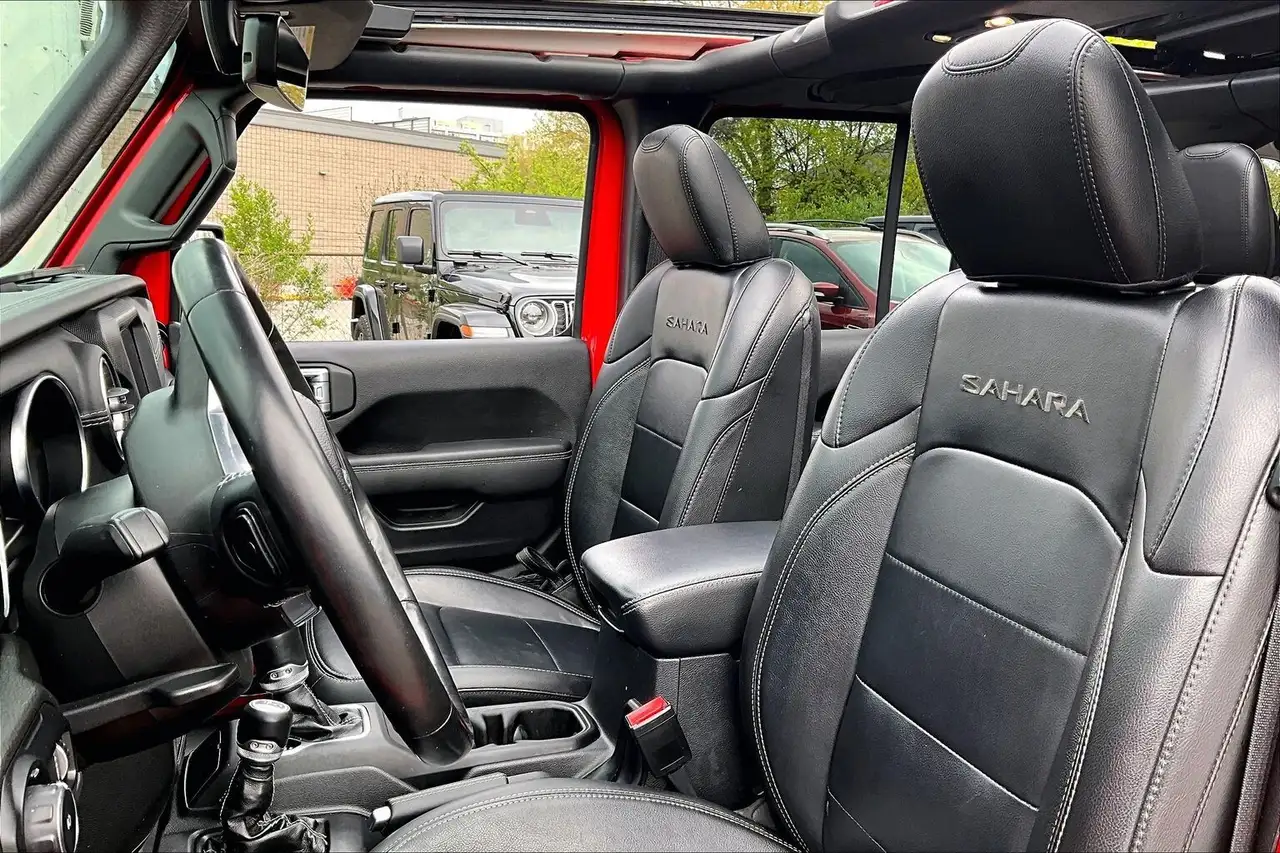 Jeep Wrangler снимка Jeep Wrangler