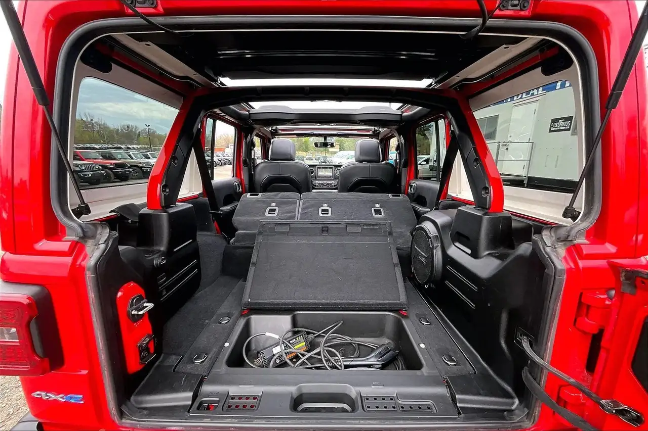Jeep Wrangler снимка Jeep Wrangler