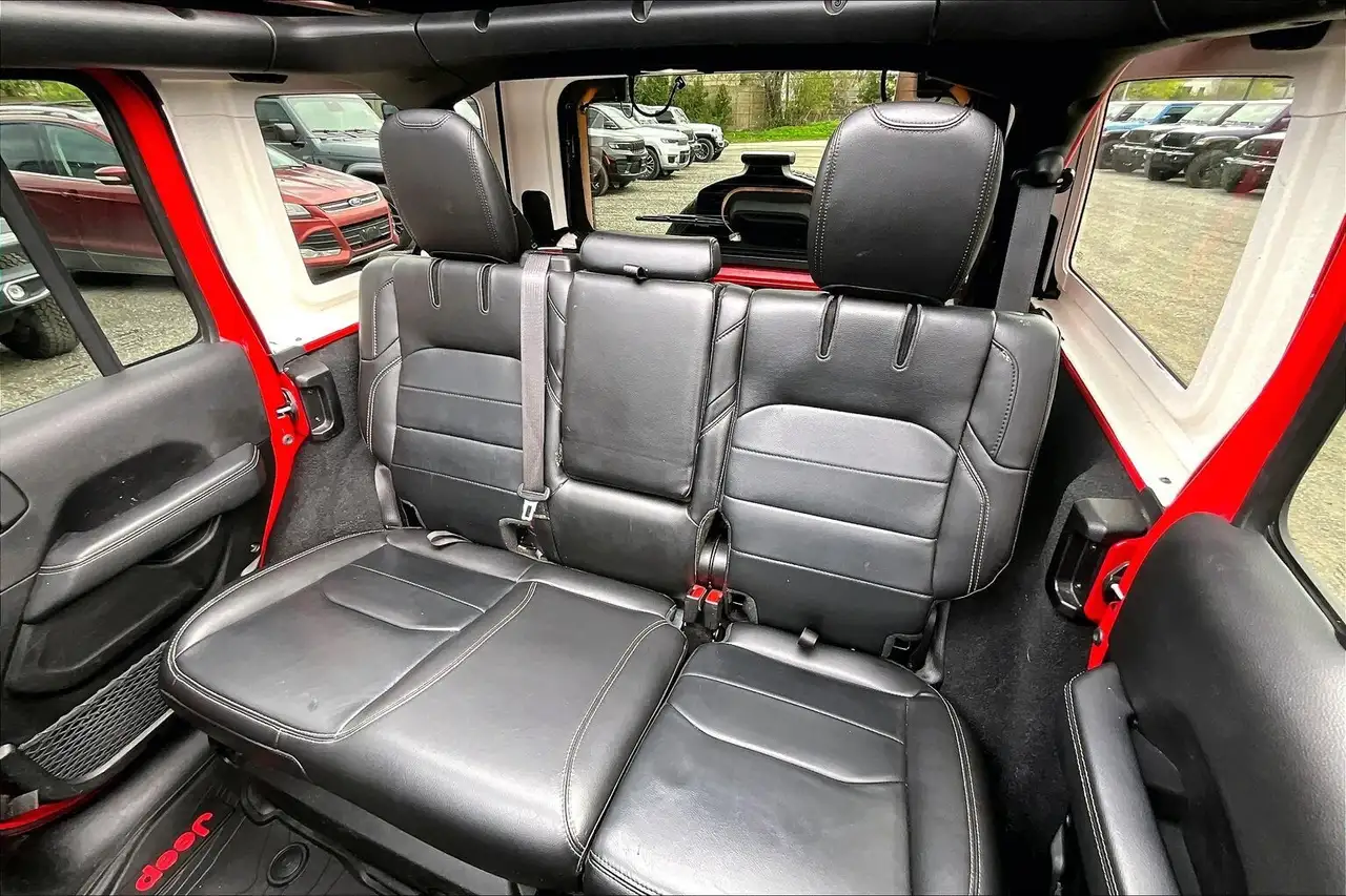 Jeep Wrangler снимка Jeep Wrangler