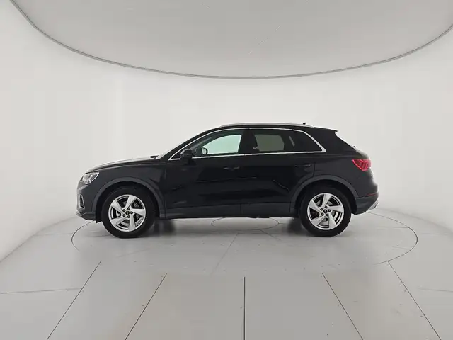 Audi Q3 view 2
