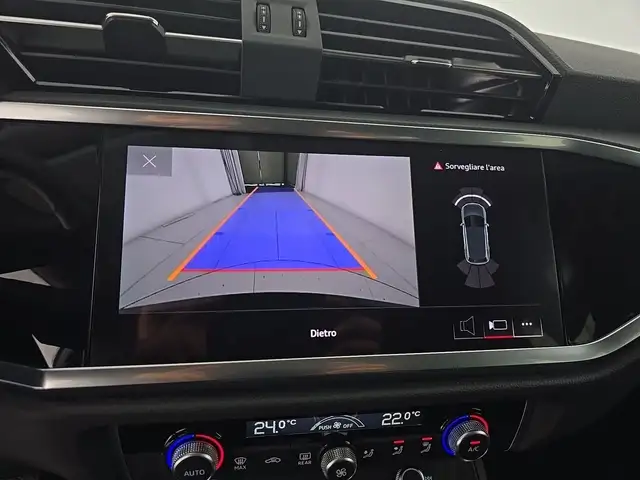 Audi Q3 view 15