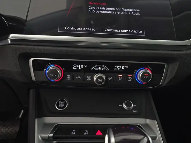 Audi Q3 view 13