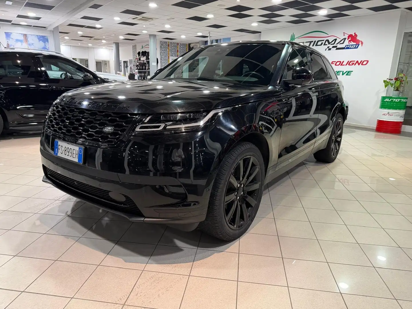 Land Rover Range Rover Velar Range Rover Velar 2017 2.0d i4 HSE 240cv auto my19 Nero - 1