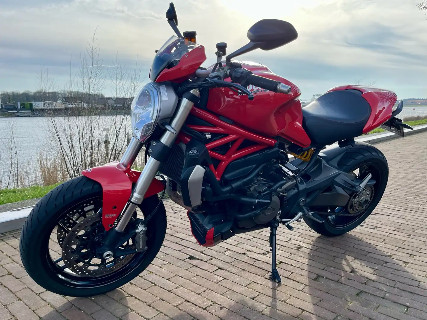 Ducati Monster 1200 (MY2016) Červená - 1