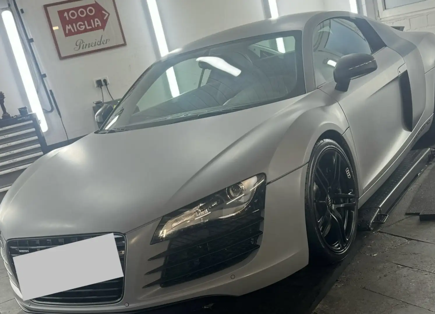 Audi R8 4.2 FSI quattro R tronic - 1