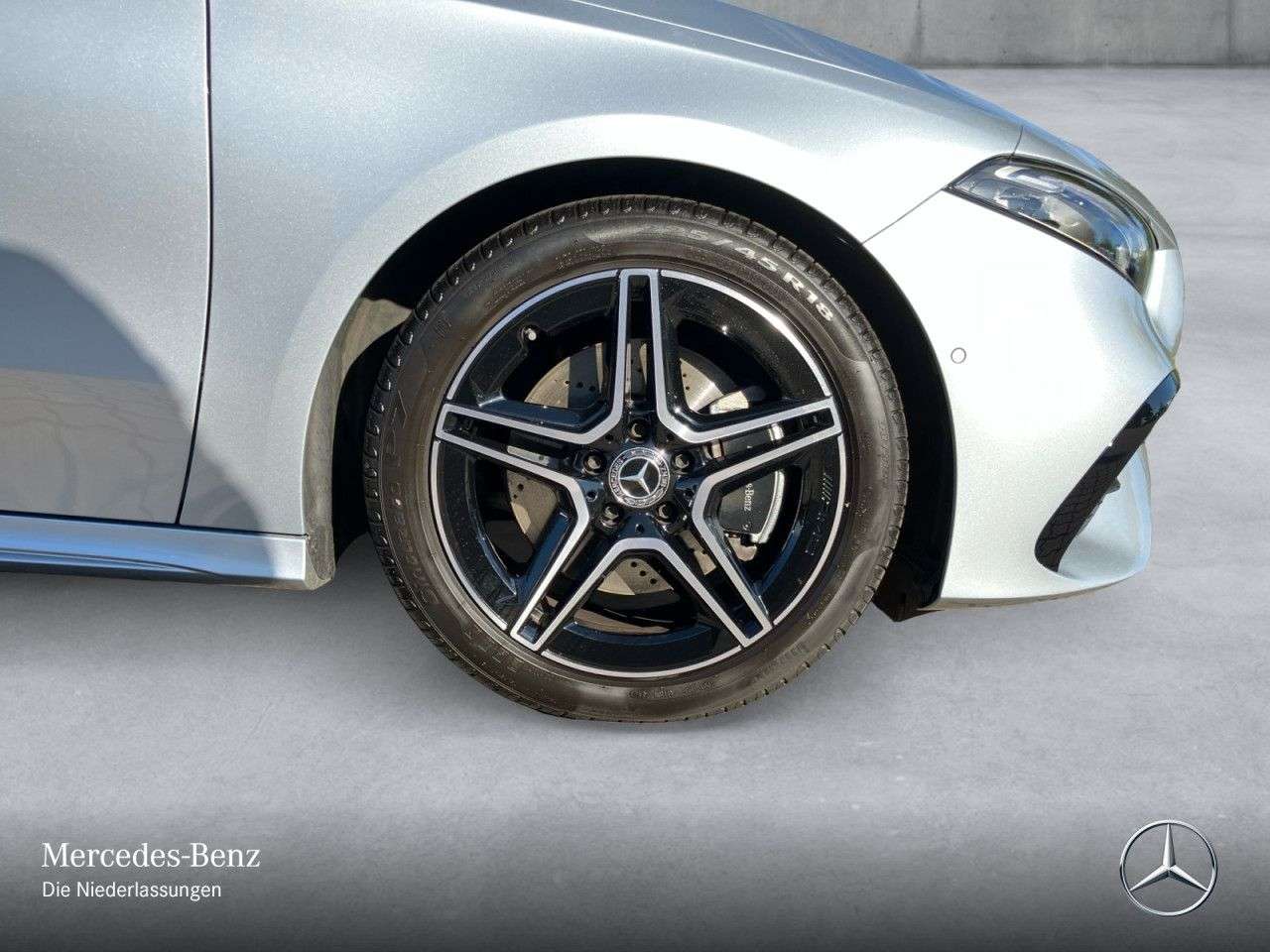 Mercedes-Benz A 220