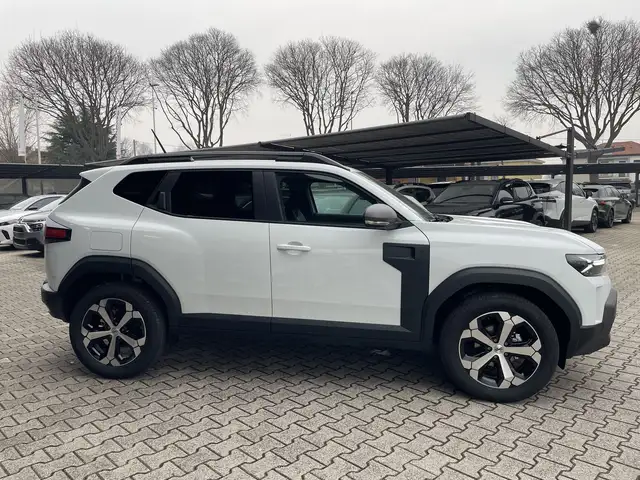 Dacia Duster view 4