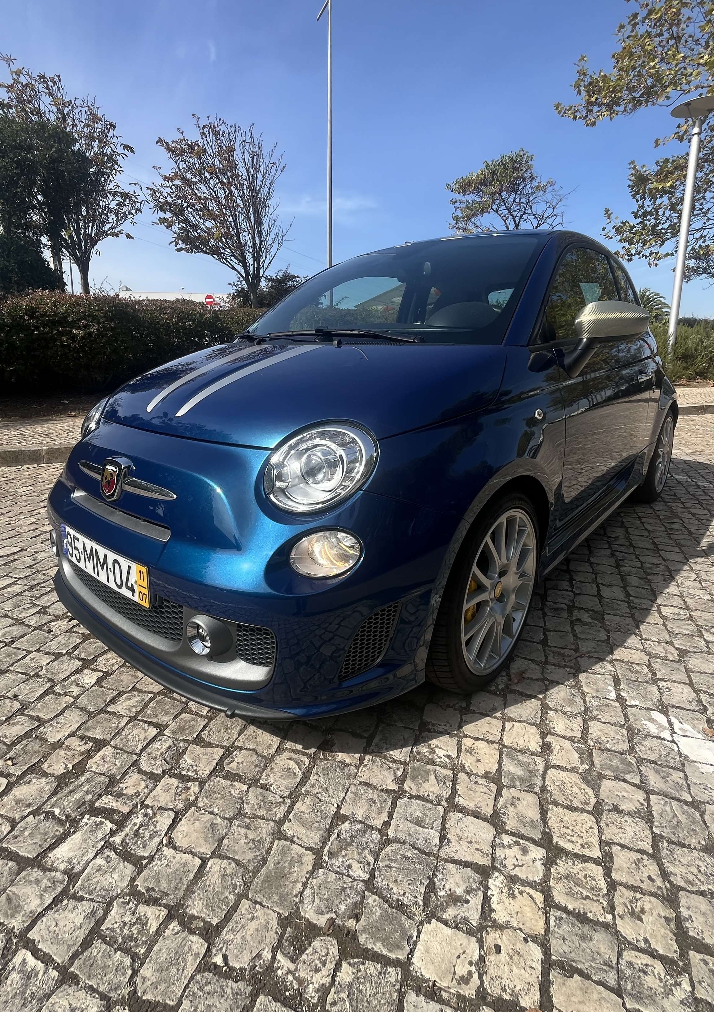 Abarth 695 Tributo Ferrari Azul Abu Dhabi Aut. - foto 1