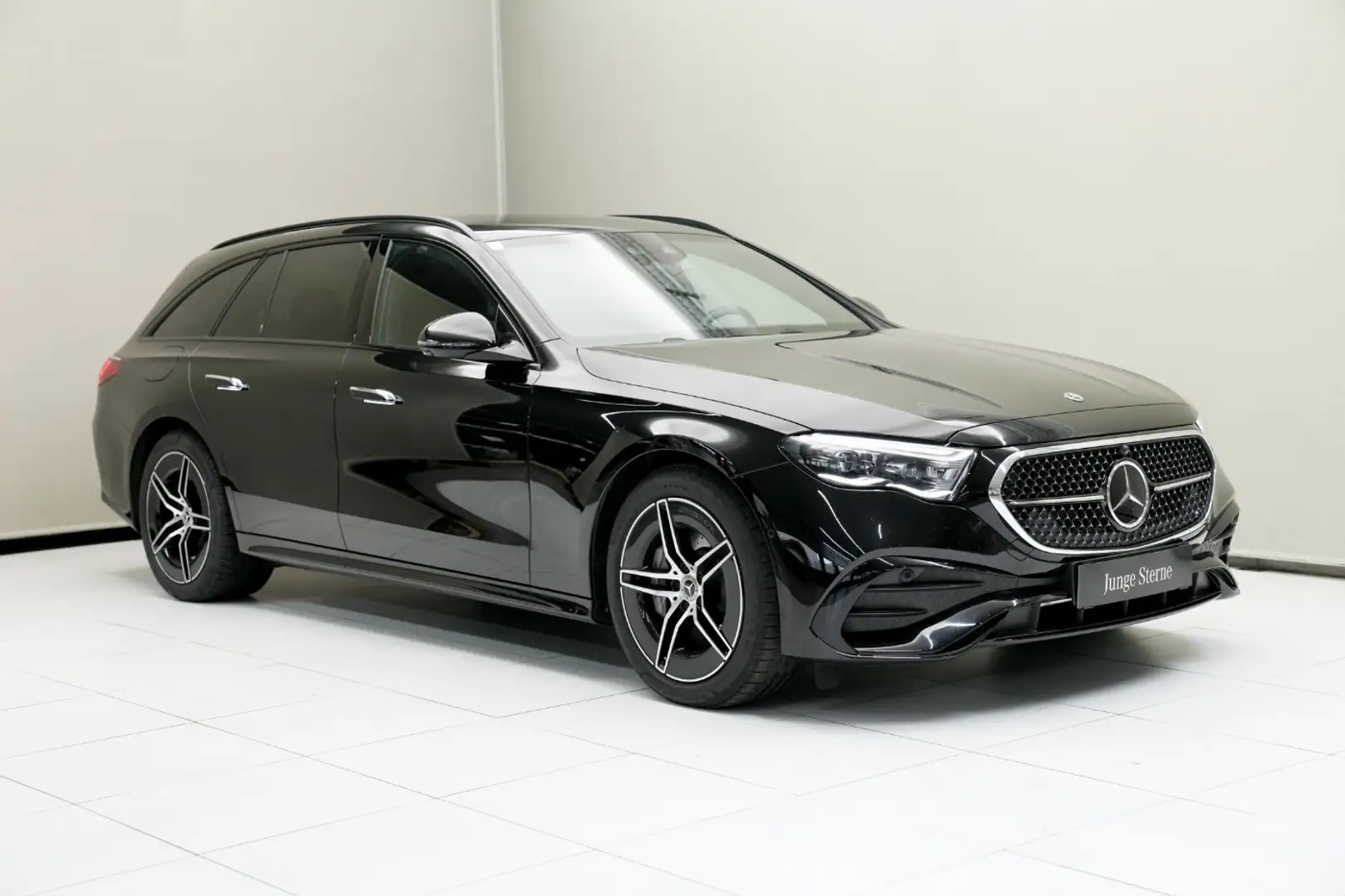 Mercedes-Benz E 300 de 4MATIC T-Modell mit EQ Hybrid Technologie Öster Schwarz - 2