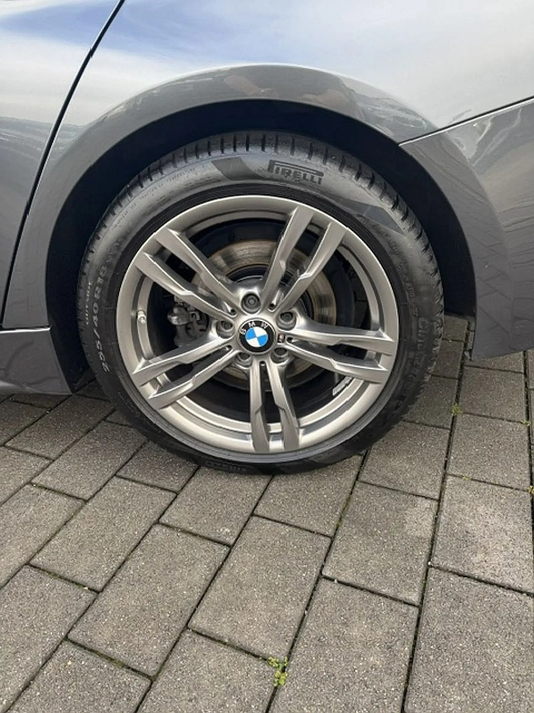 BMW 320 d xDrive Touring M Sport Shadow — photo 5