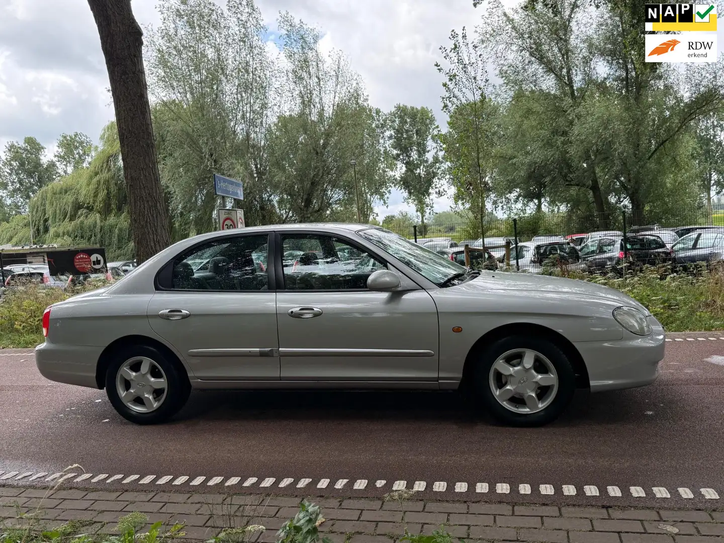 Hyundai SONATA 2.5i-24V V6 GLS INVALIDEVOERTUIG! HANDGAS EN REM ! Grijs - 1