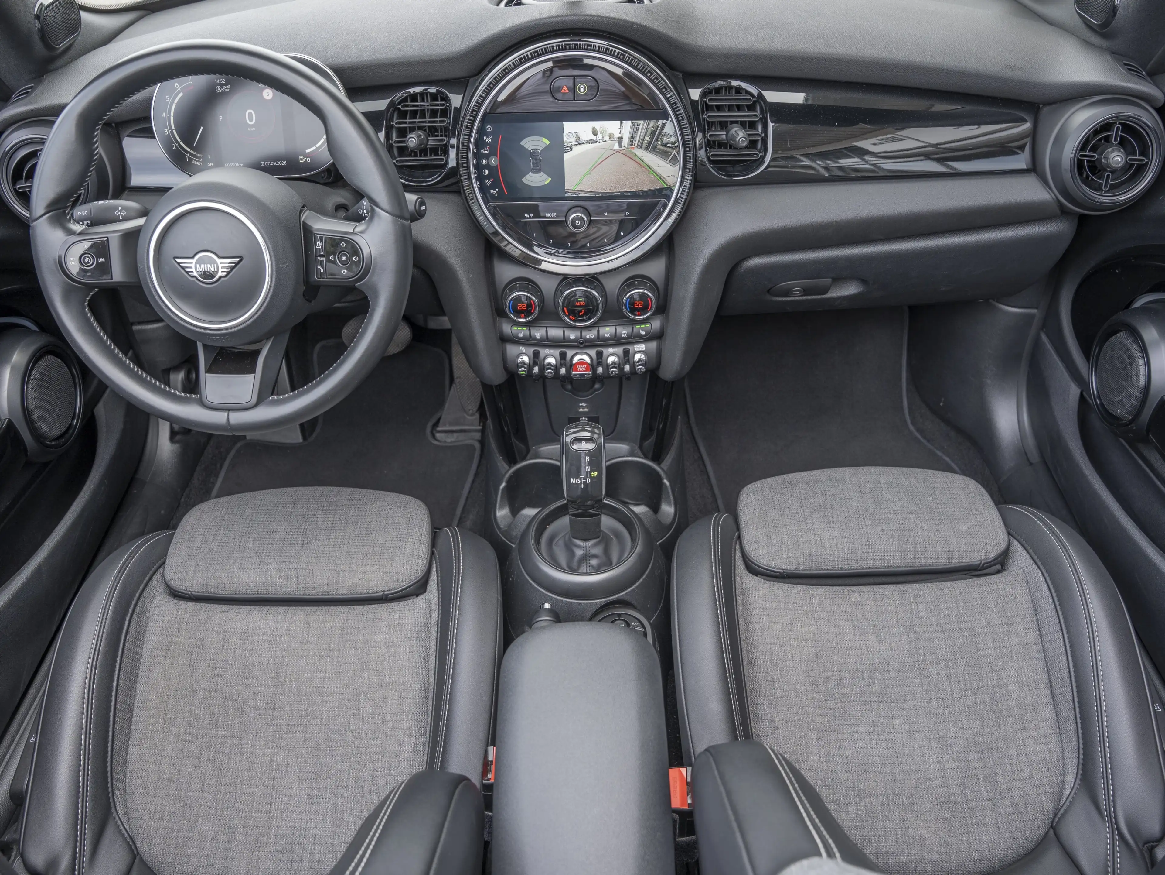 MINI Cooper C Cabrio Cooper C Classic Trim Cab Premium HUD H/K Kamera — photo 5