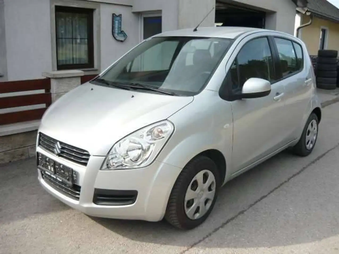 Suzuki Splash Splash 1,0 GA GA Silber - 1
