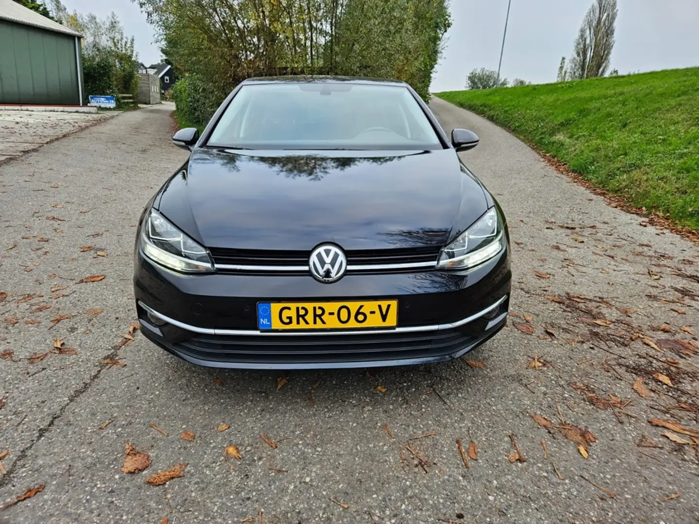 Volkswagen Golf 1.0 TSI Comfortline Business,Automaat,Camera,Navi, Zwart - 2