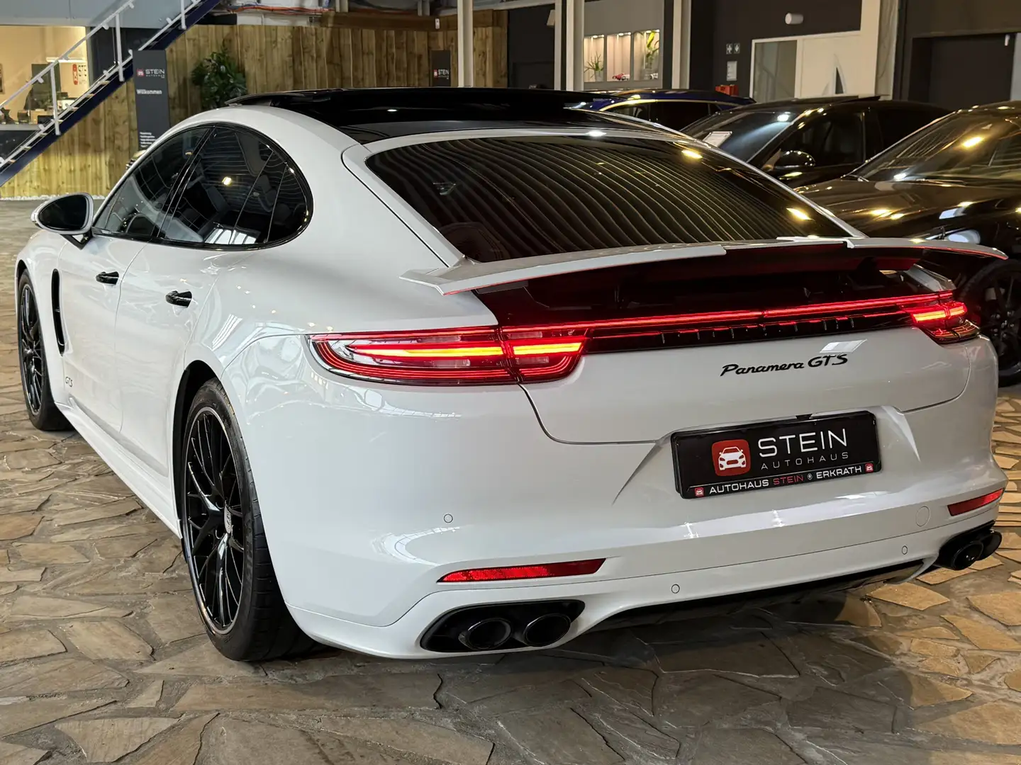 Porsche Panamera GTS Approved 11 2026 Pano Chrono Soft Blanc - 2
