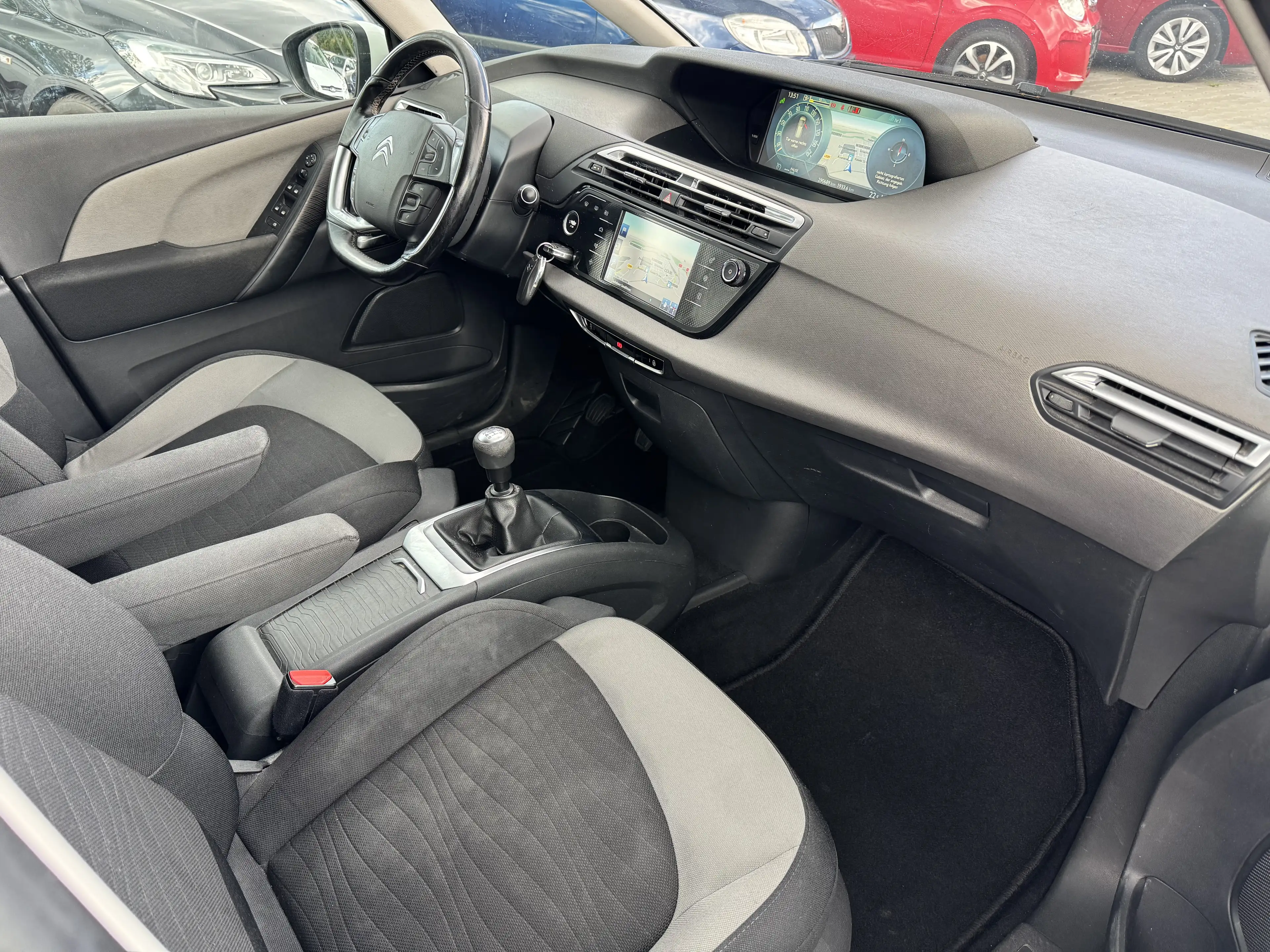 Citroen Grand C4 SpaceTourer Selection 2,0 Blue-HDi 110 kW /Navi / Rü-Kamera — photo 2
