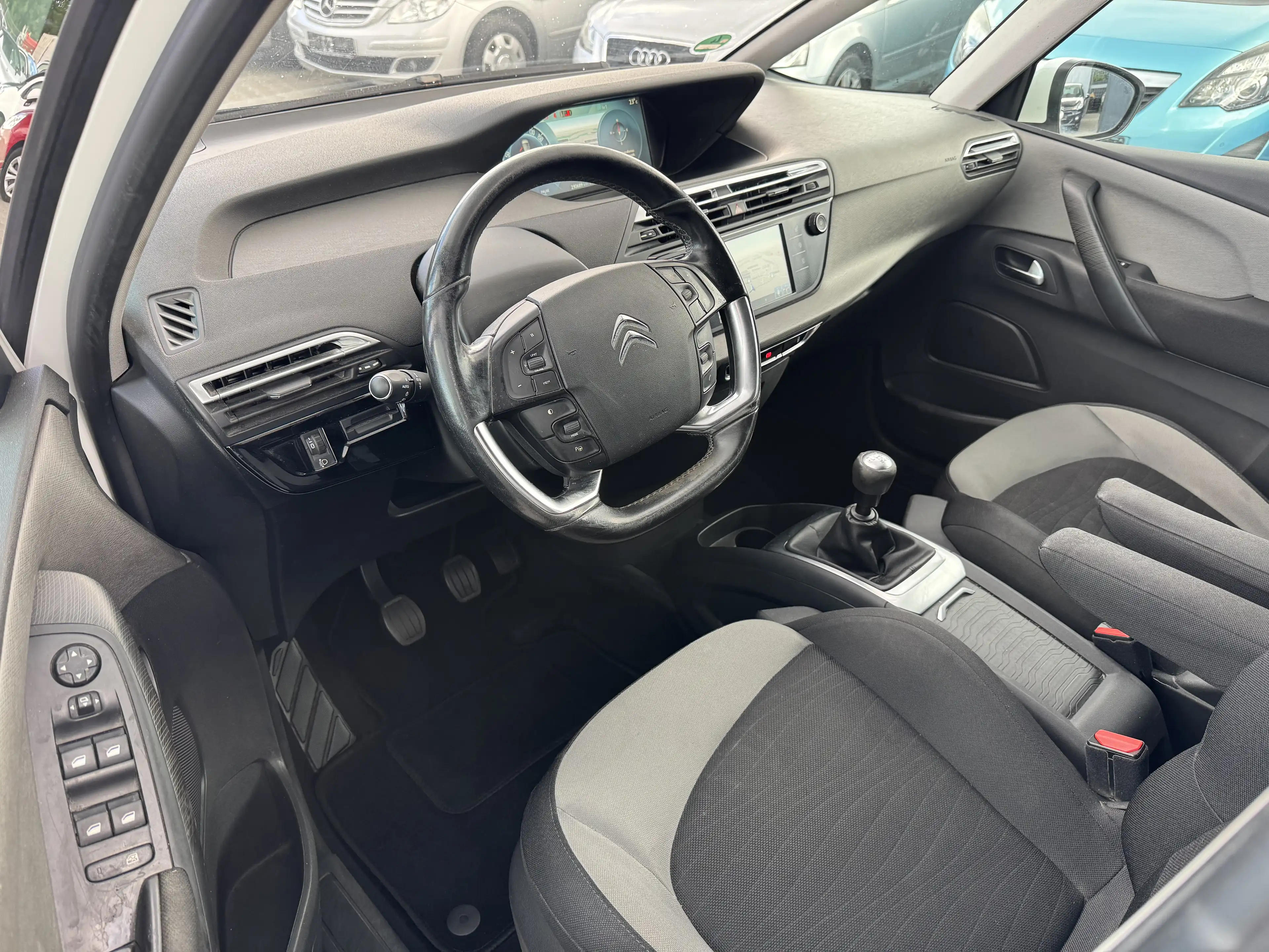 Citroen Grand C4 SpaceTourer Selection 2,0 Blue-HDi 110 kW /Navi / Rü-Kamera — photo 6