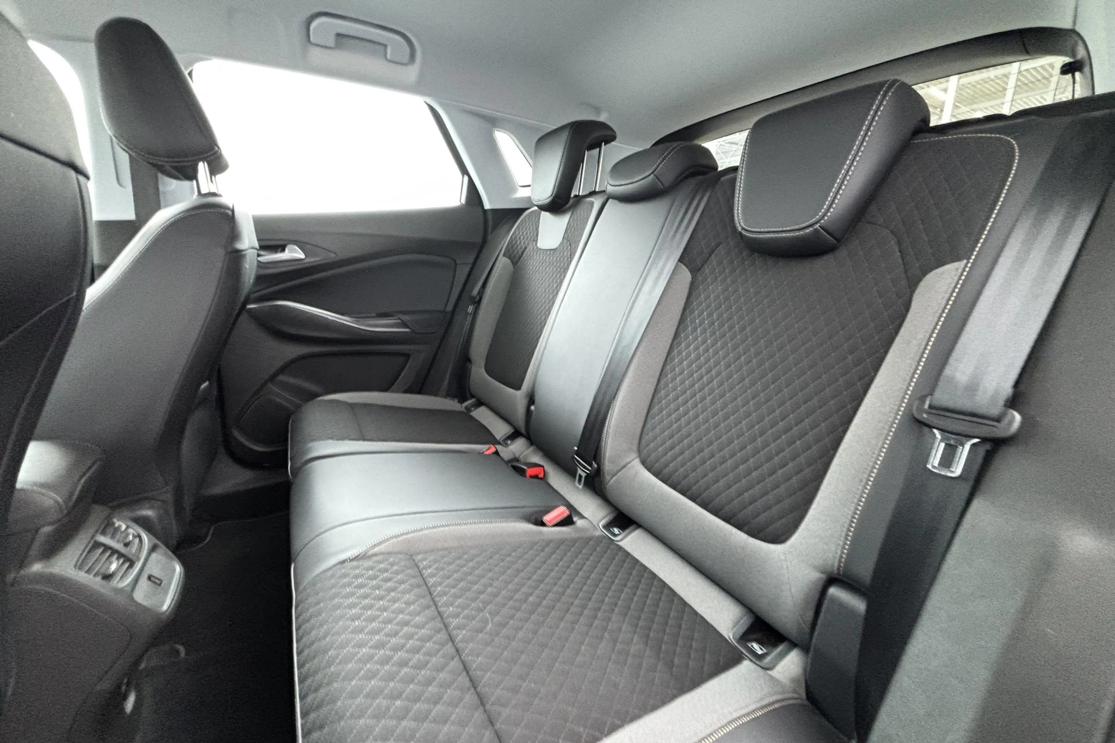 Opel Grandland X 1.2 Turbo Elegance Comfortabele SUV met moderne ui — photo 5