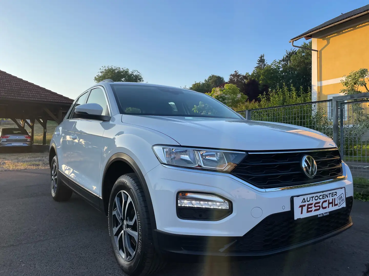 Volkswagen T-Roc *30.000KM*1.Besitz* Weiß - 1