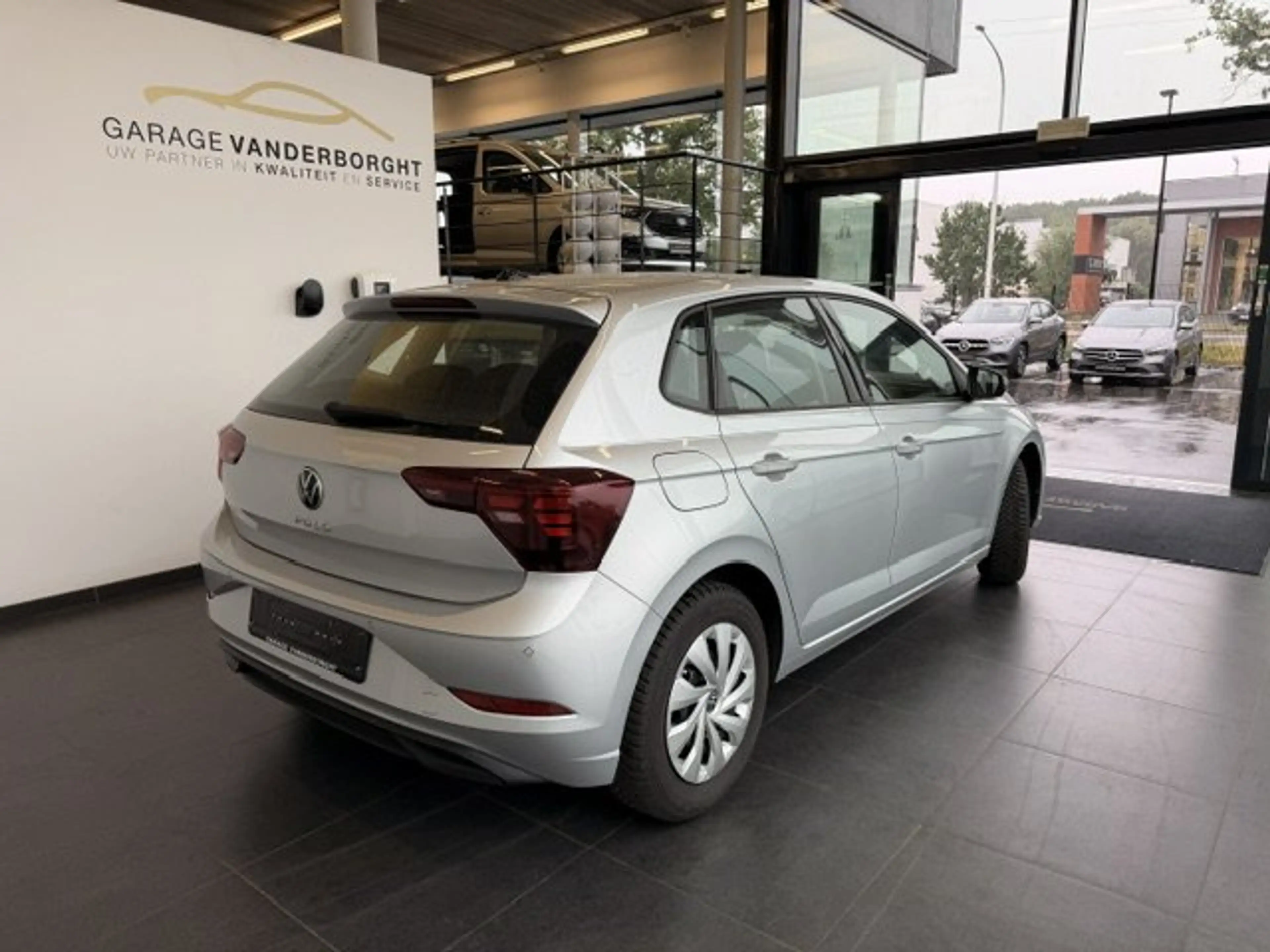 Volkswagen Polo LIFE BENZINE MET SLECHTS 33000KM!!!! — photo 6