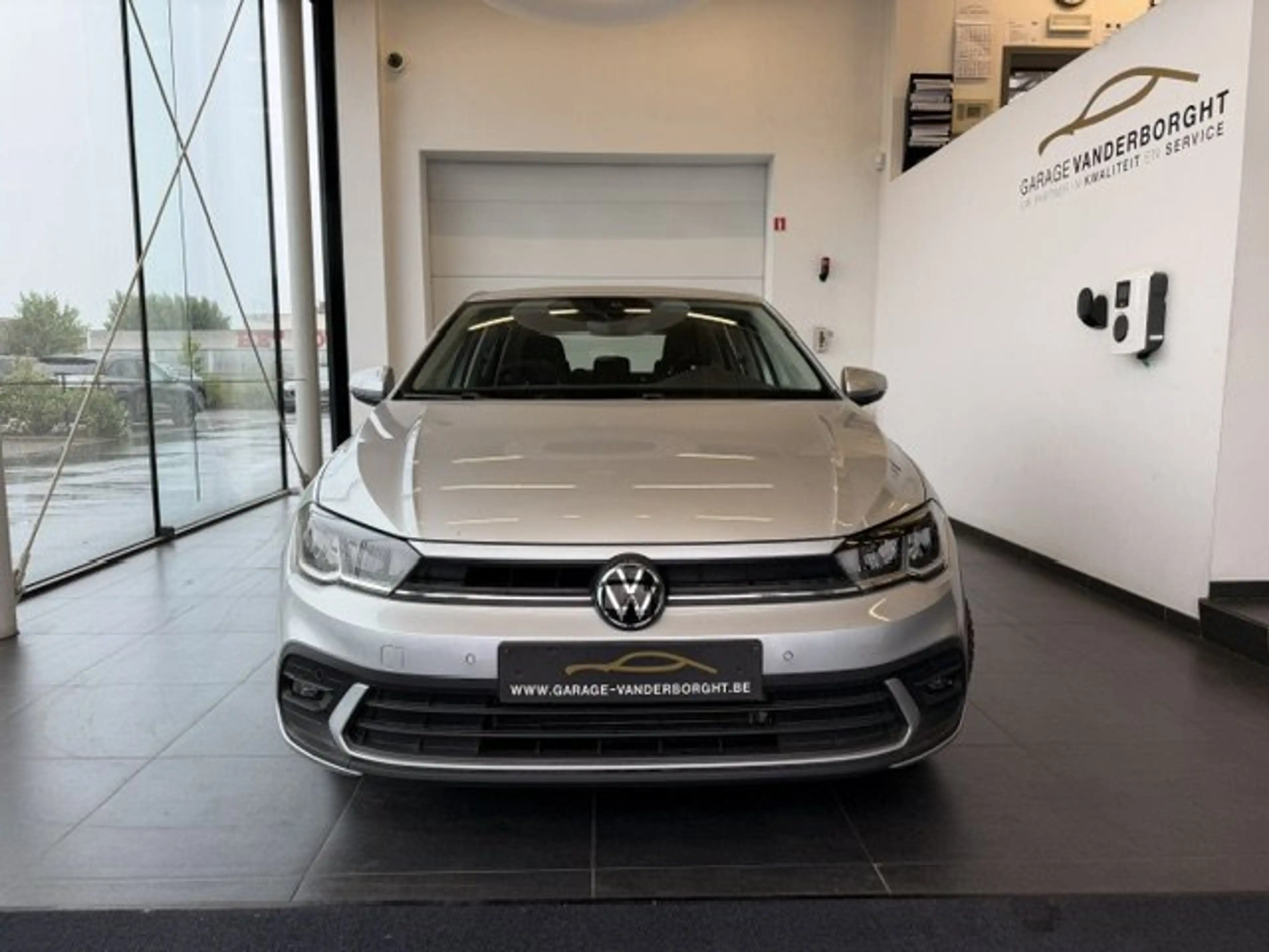 Volkswagen Polo LIFE BENZINE MET SLECHTS 33000KM!!!! — photo 2