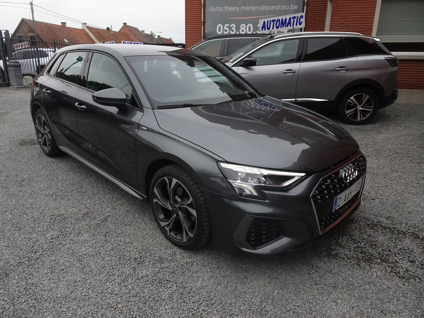 Audi A3 sportback s-line S-tronic model 2024 Gris - 1