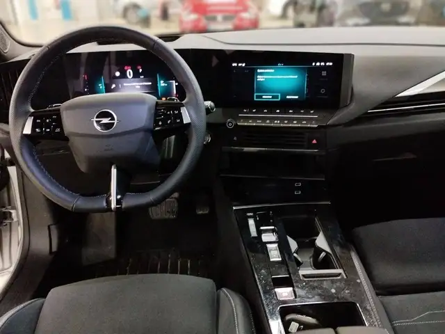 Opel Astra view 10