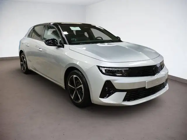 Opel Astra view 2