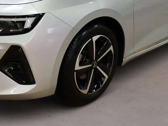 Opel Astra view 6