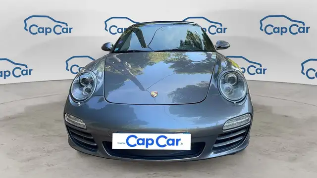 Porsche 911 view 5