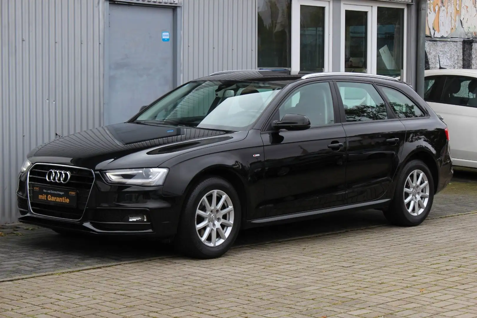 Audi A4 Avant S-Line Attraction 2.0 TDI Navi+Bi-Xenon Schwarz - 1