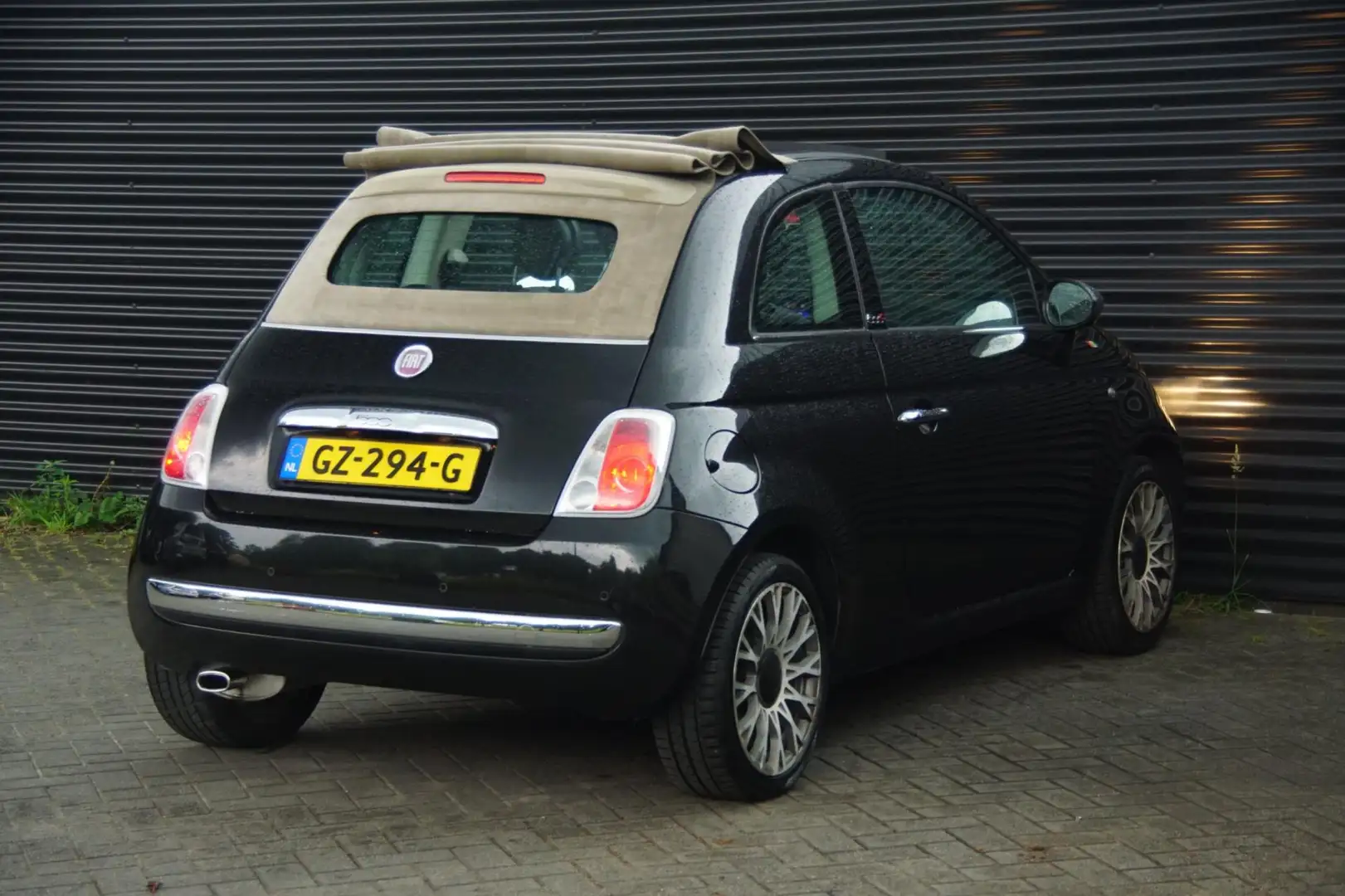 Fiat 500C 1.4 Lounge 100 PK | Navi | Clima | Zwart - 2