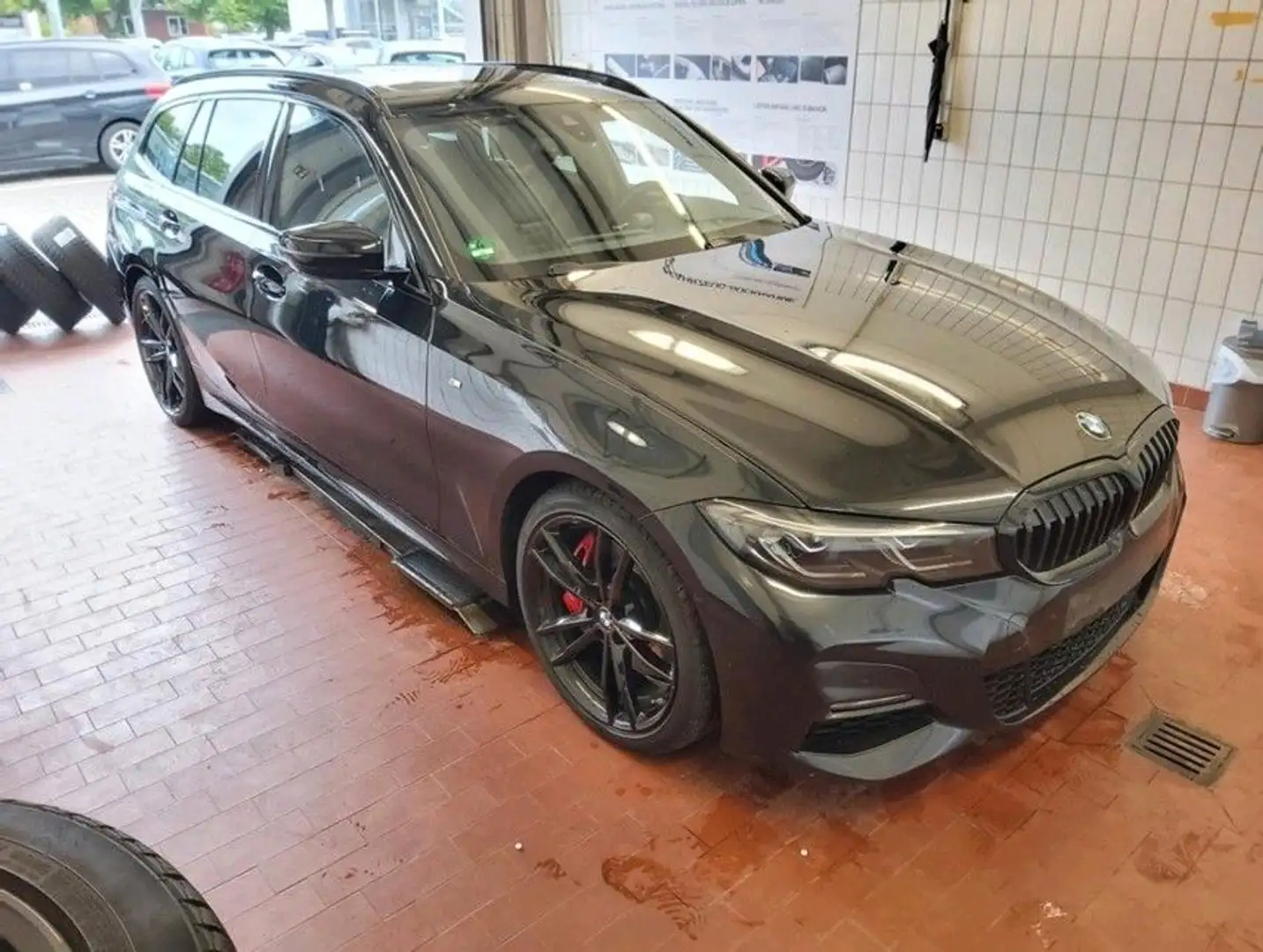 BMW 320 M Paket Leder Live PANO HUD Laser HiFi 360 Černá - 2