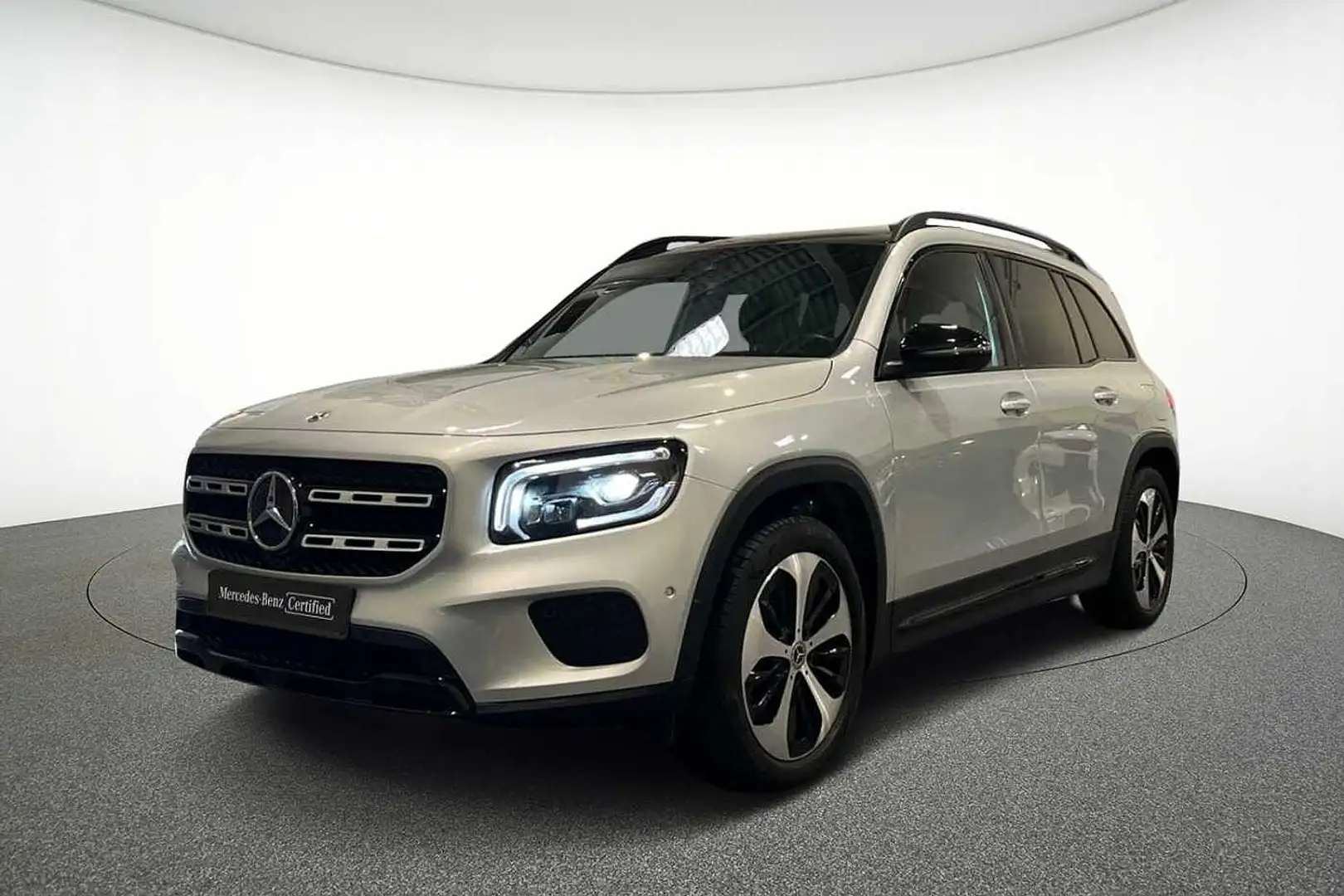 Mercedes-Benz GLB 200 Zilver - 1