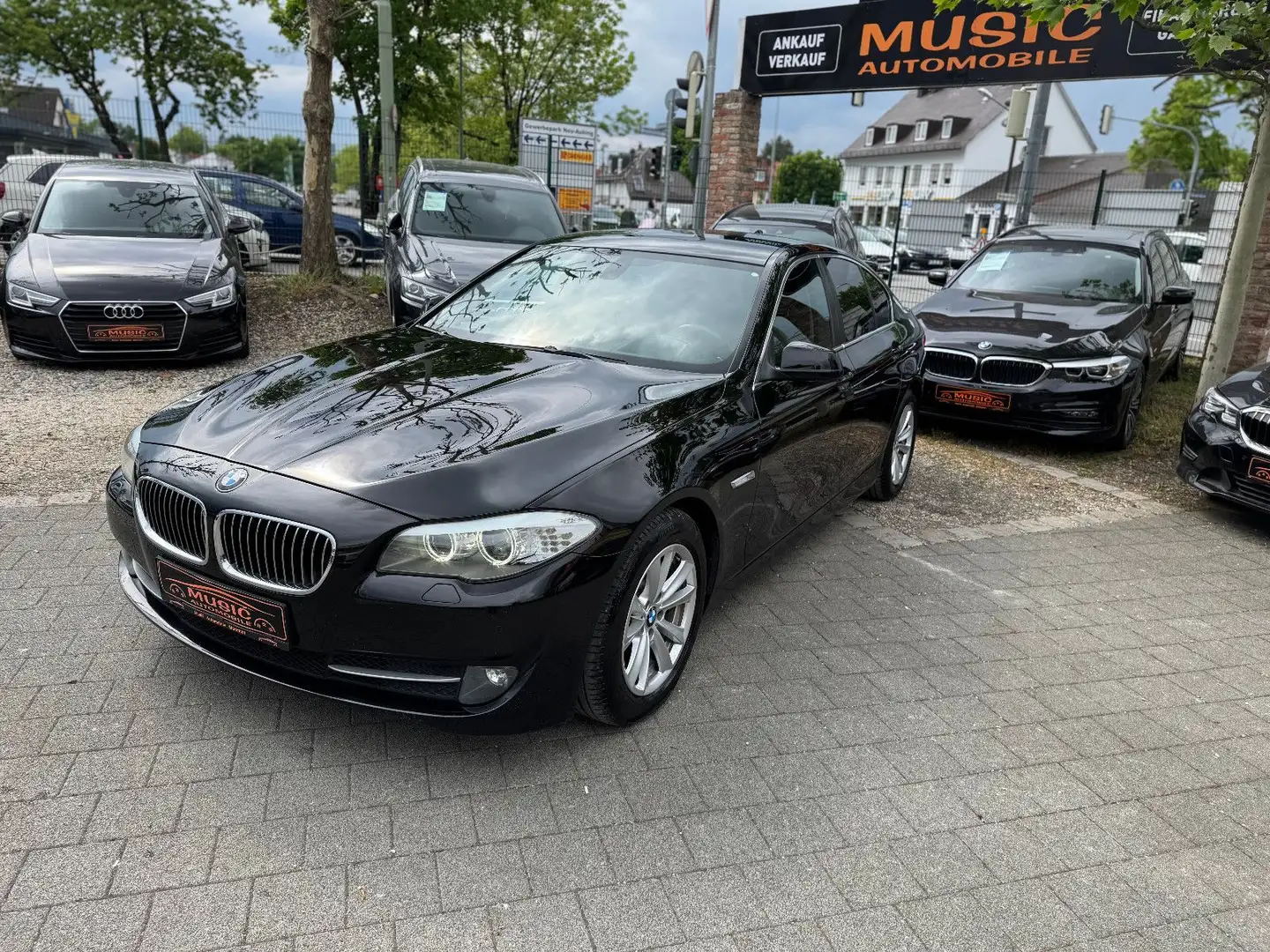 BMW 530 Baureihe 5 Lim. 530 d Noir - 1