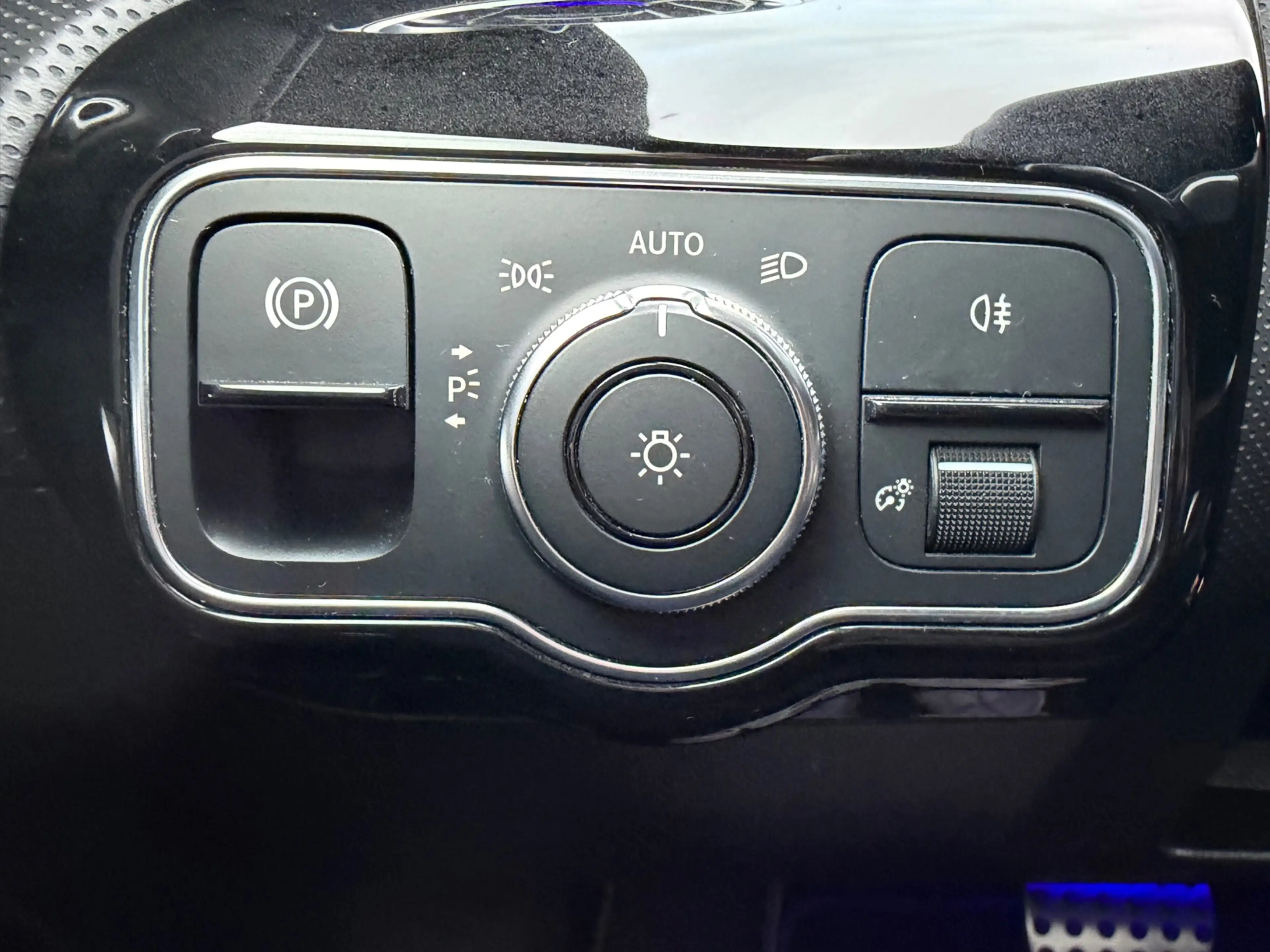 Mercedes-Benz A 200 Business Solution AMG, burmester, achteruitrijcame — photo 35