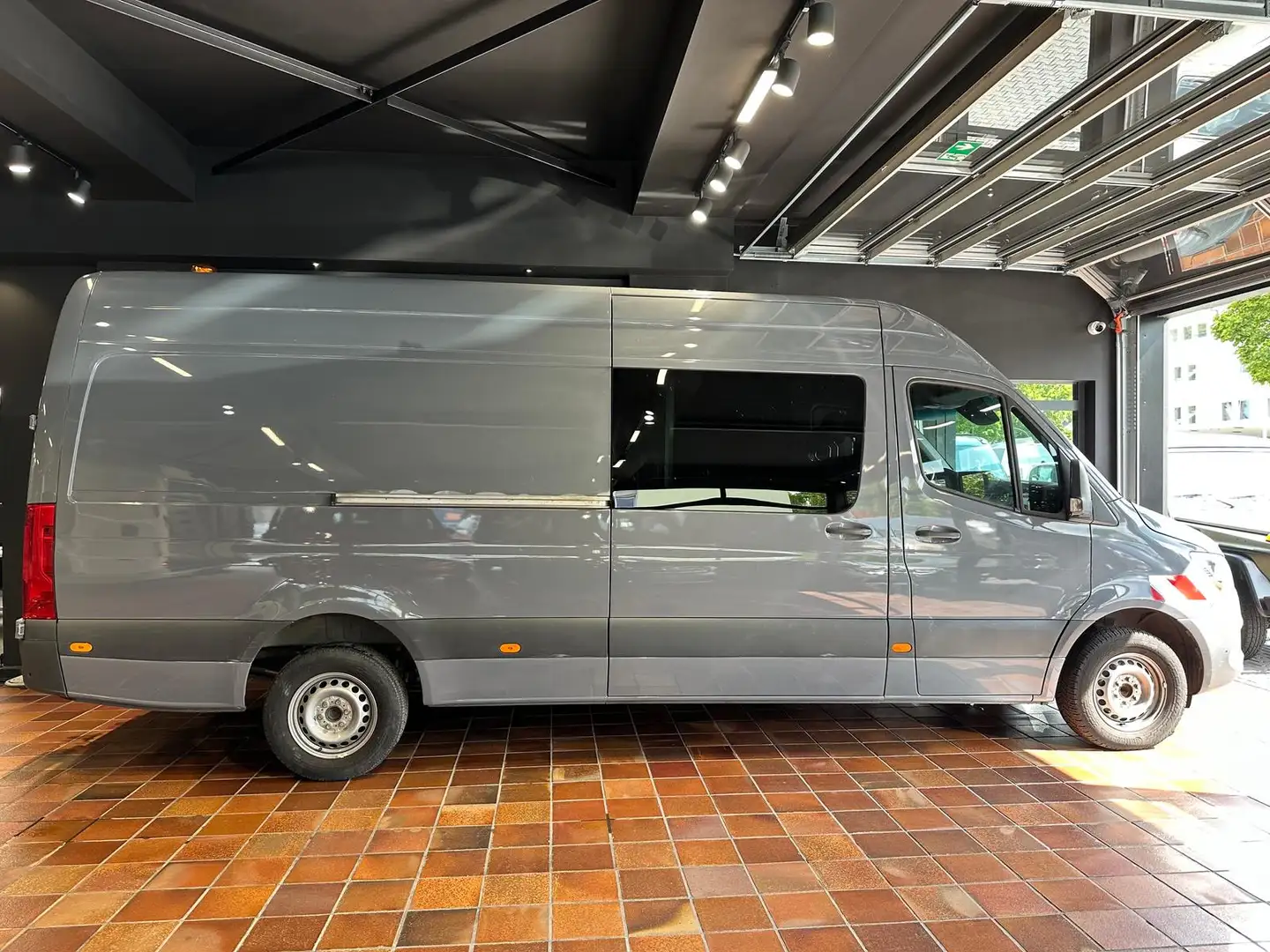 Mercedes-Benz Sprinter 319 V6 MAXI MIXTO L3H2 6-SITZE AHK-3,5T LED STANDH Grau - 2