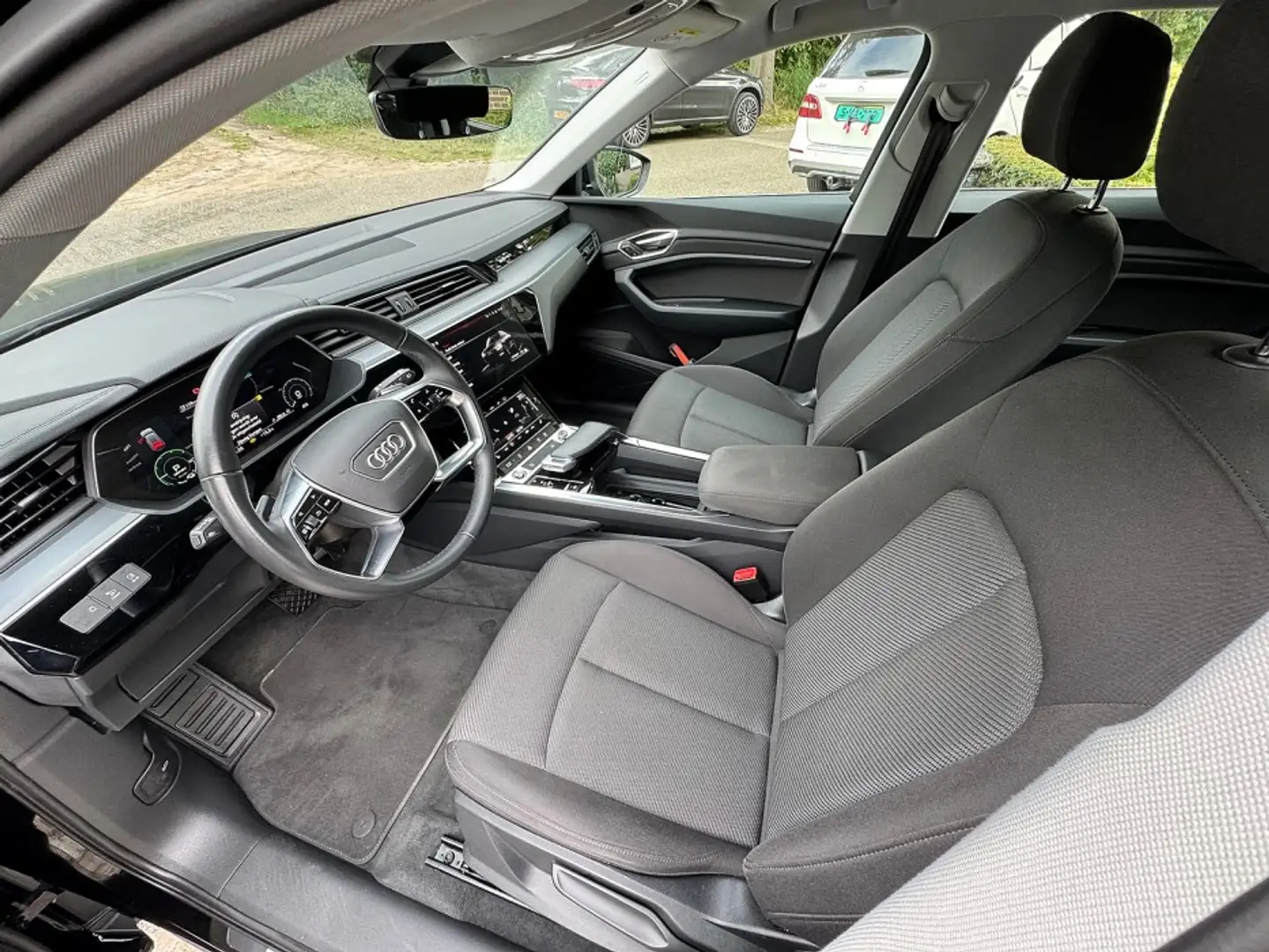 Audi e-tron 55 quattro edition 95 kWh Zwart - 2