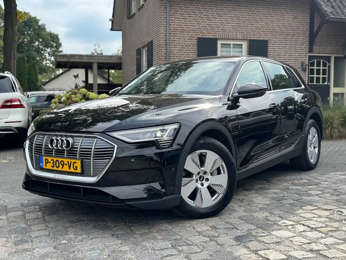 Audi e-tron 55 quattro edition 95 kWh Zwart - 1