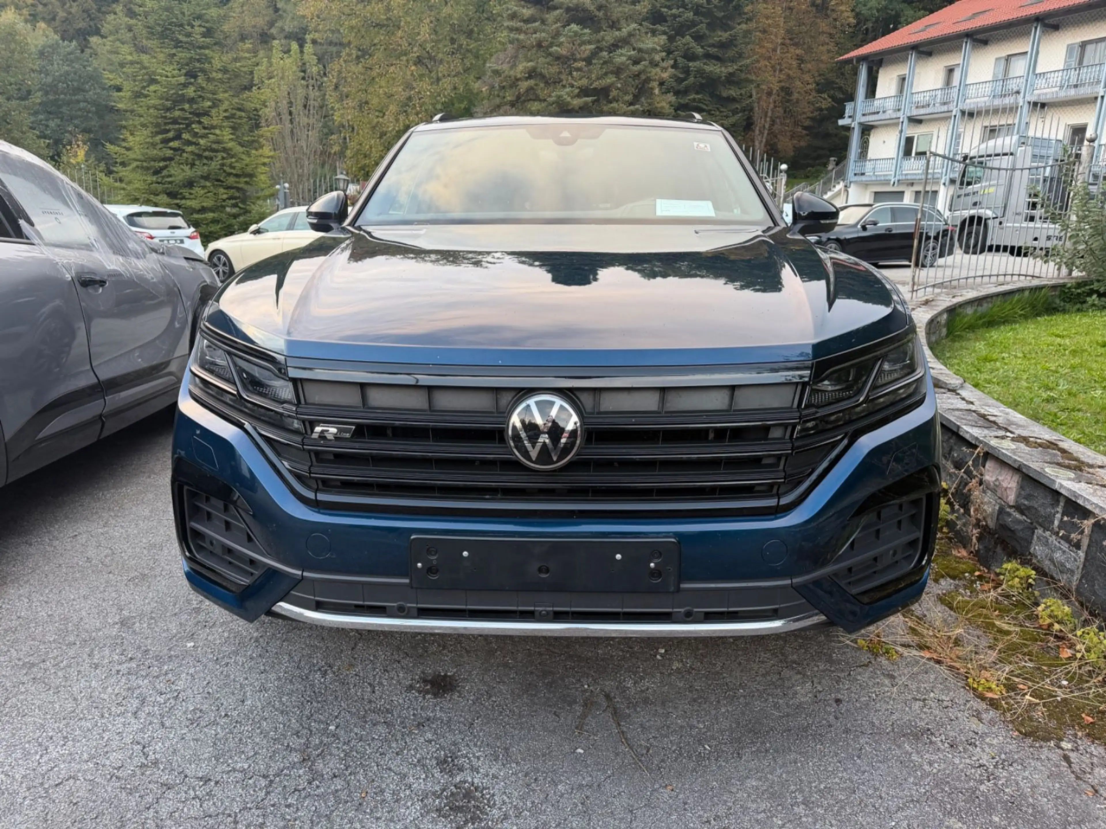 Volkswagen Touareg R-Line 4Motion MOTORSCHADEN — photo 2
