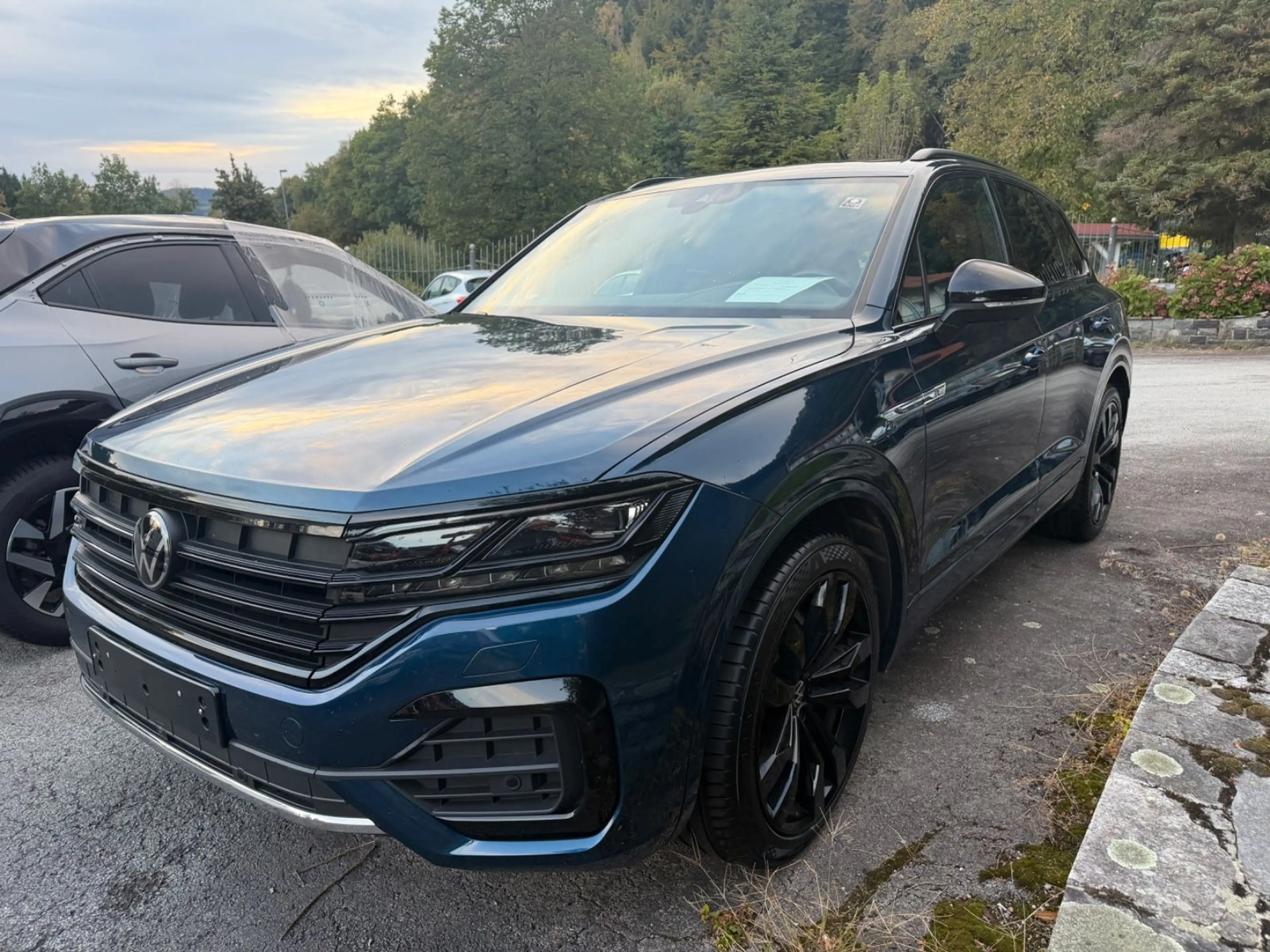 Volkswagen Touareg R-Line 4Motion MOTORSCHADEN — photo 3