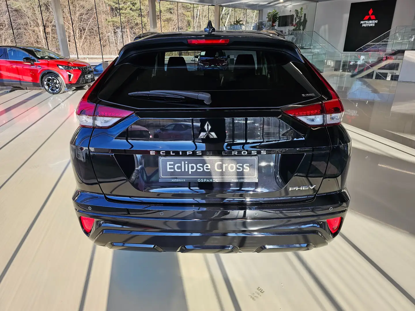 Mitsubishi Eclipse Cross 2,4 PHEV 4WD Diamond CVT Aut. Schwarz - 2