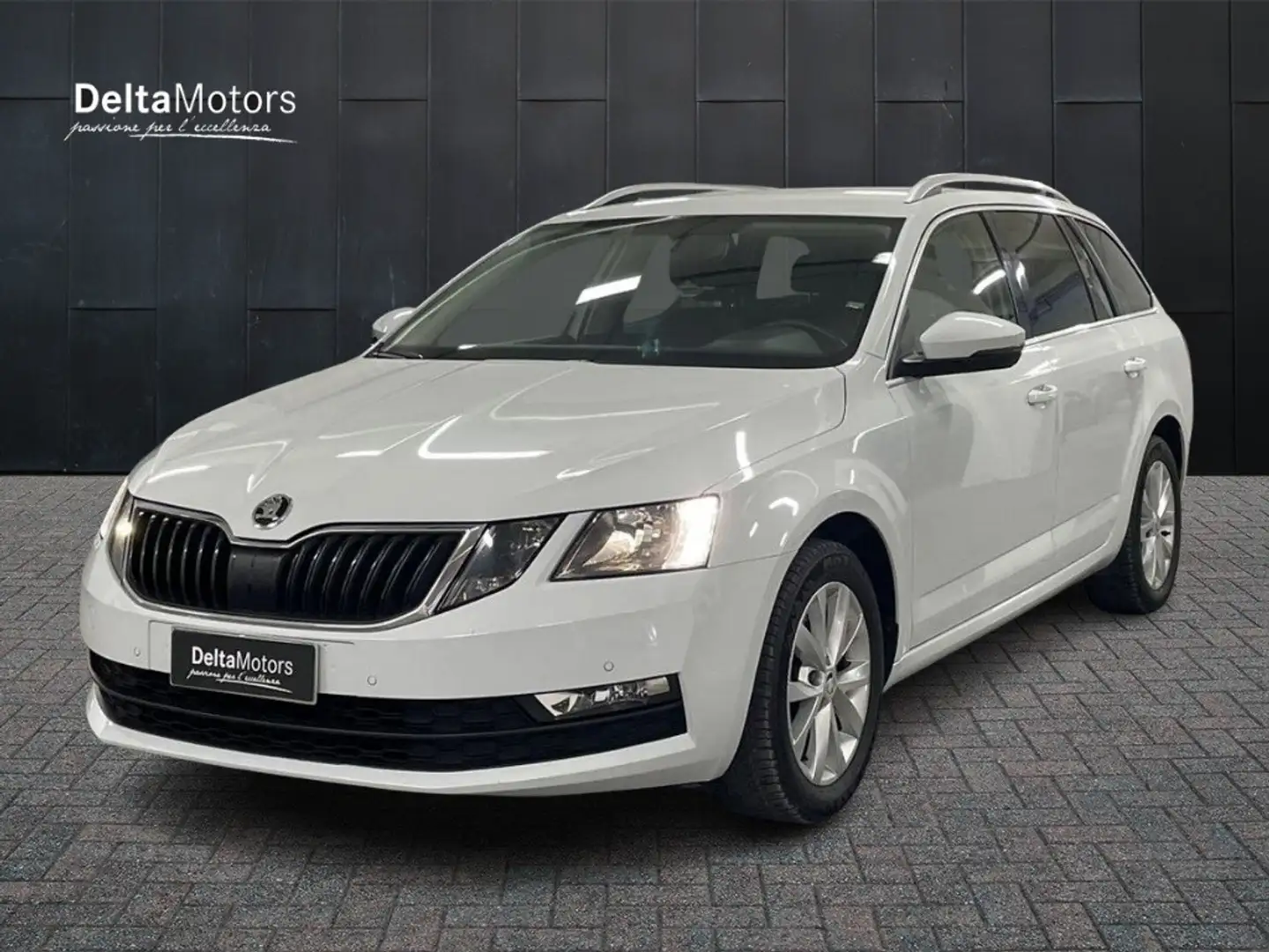 Skoda Octavia Wagon 1.5 G-TEC Executive Bianco - 1