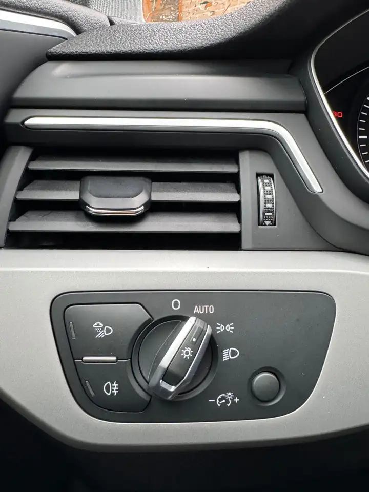 Audi A4 Avant 35 TFSI Business Edition S tronic Prête à Immatriculer État Neuf!, миниатюра 13