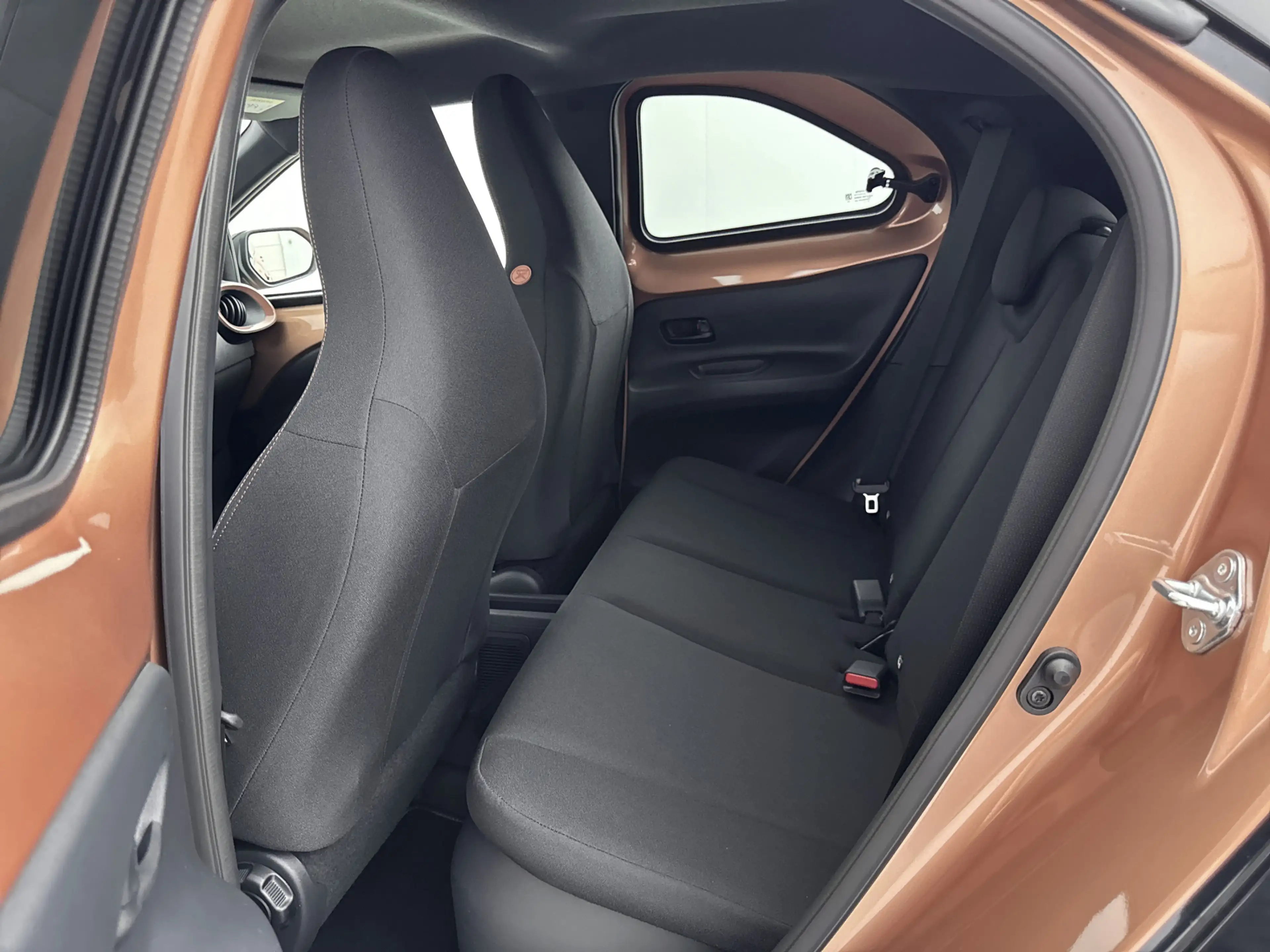 Toyota Aygo X Hybrid 115 pulse | Easy Pack | IVN 1595395 — photo 12