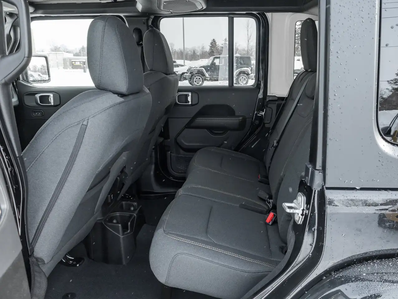 Jeep Wrangler снимка Jeep Wrangler
