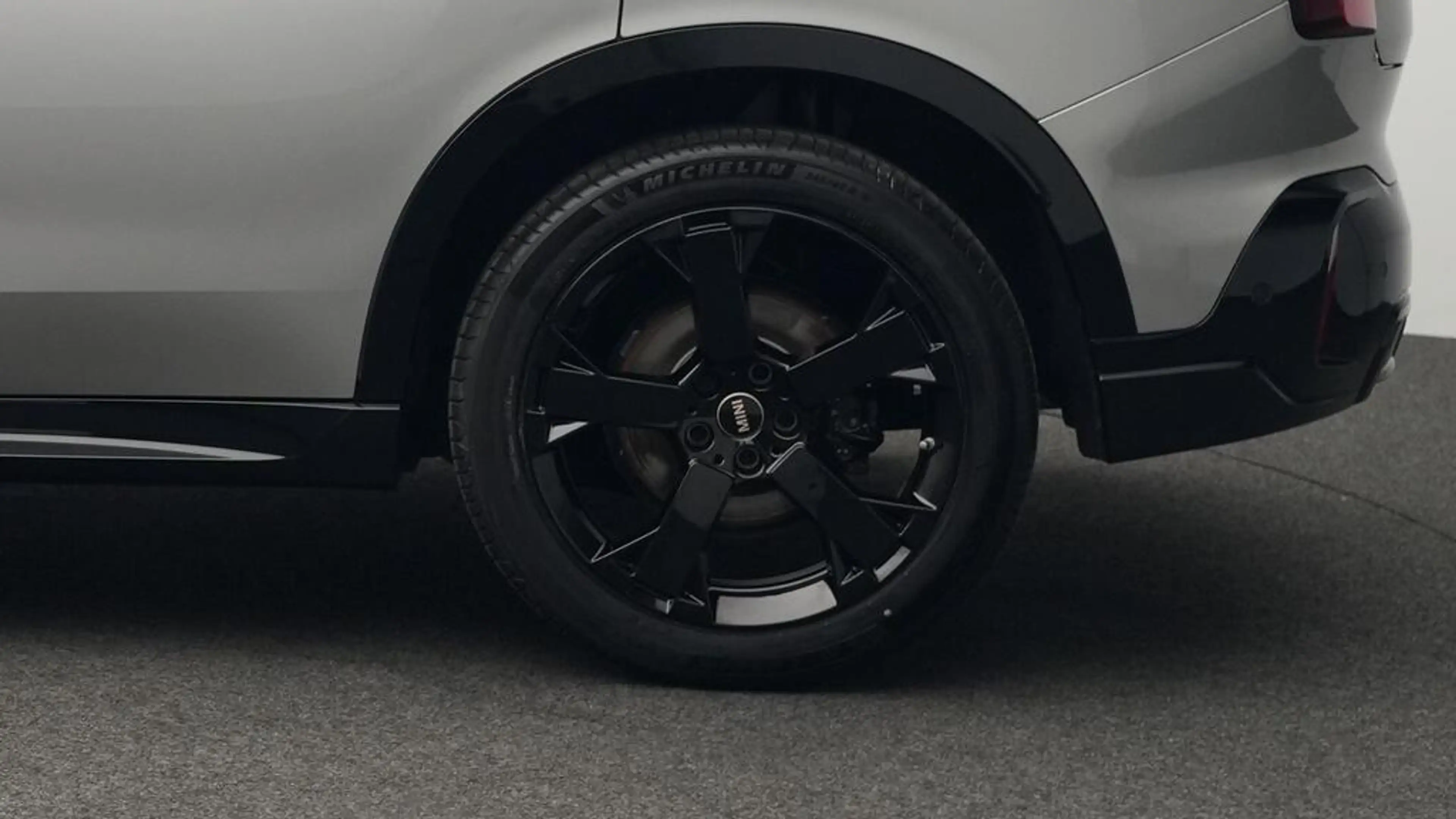 MINI Countryman S All4 John Cooper Works Trim — photo 10